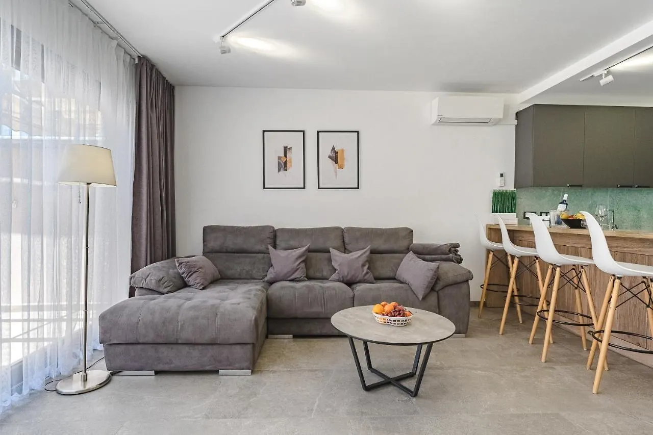 אדחה Townhouse With Three Bedrooms 0*,  ספרד