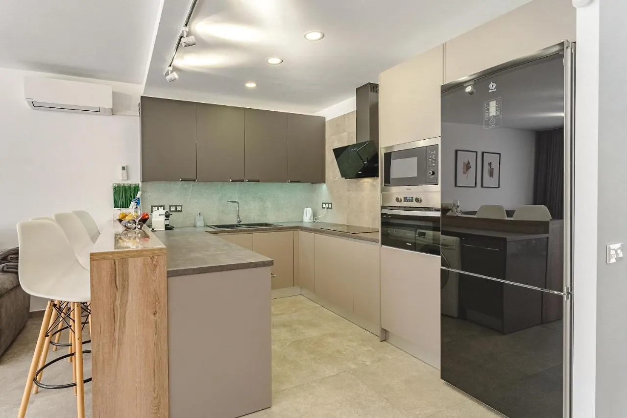 אדחה Townhouse With Three Bedrooms 0*,  ספרד