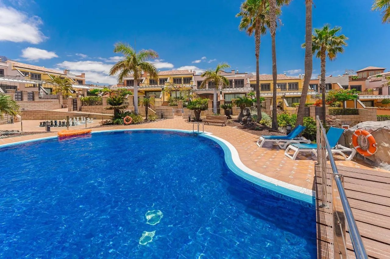 אדחה Townhouse With Three Bedrooms